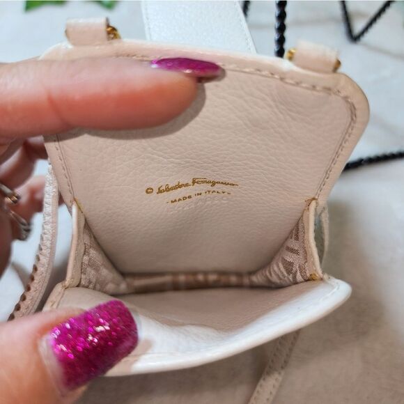 Authentic Salvatore Ferragamo Pouchette - Picture 8 of 9